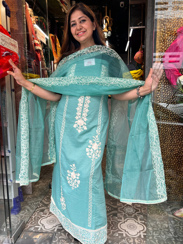 Cotton muslin suit under 1500/-